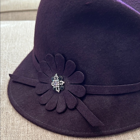 Nordstrom Elegant Purple Women's Hat with Floral Accent 100% wool - Picture 2 of 5